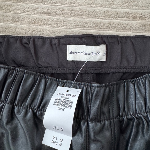 NWT Abercrombie Vegan Leather Shorts - Picture 4 of 4